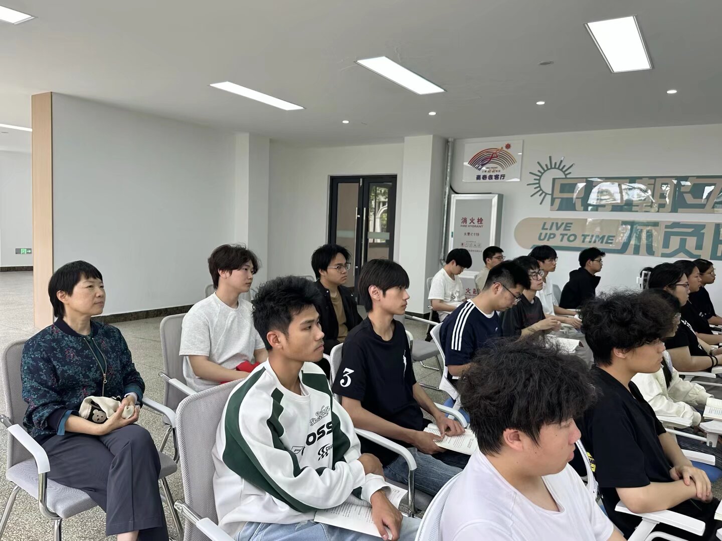 2026年春季学期周静委员听思政课.jpeg