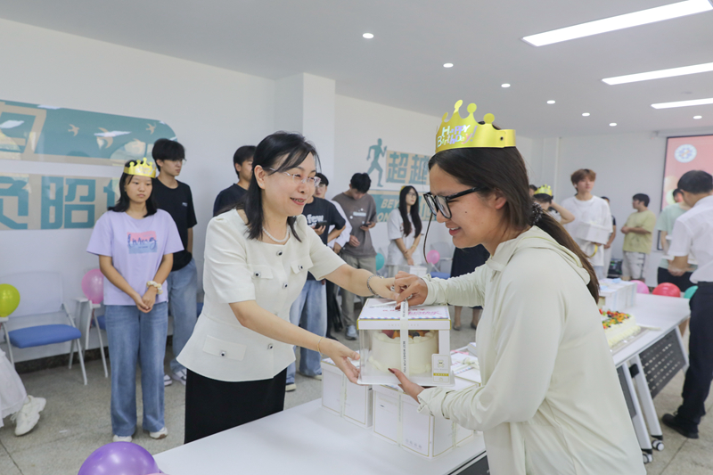 68ec9e2726abe.jpg 2F4A0385.jpg