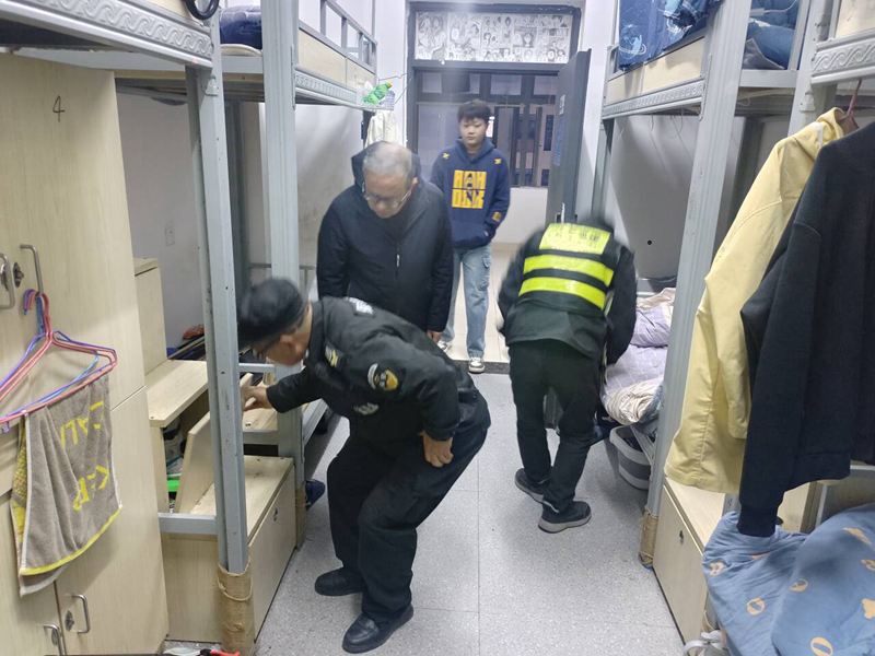 693928cf8556c.jpg B291939BEB8B124D98615B1DC9964F33.jpg