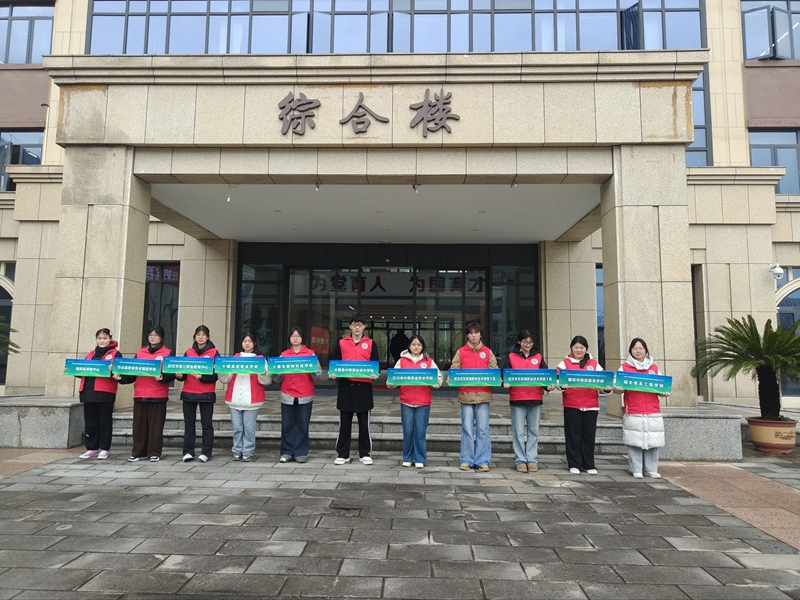 69c3343b03531.jpg 20A0F97E0377AE042DFF44C3DA541C1C.jpg