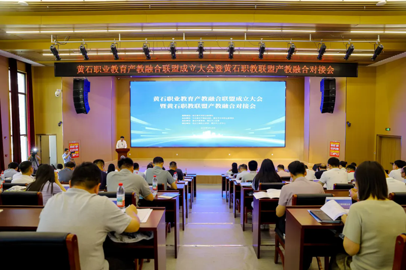 6a1cdb14af173.png 640.webp.png