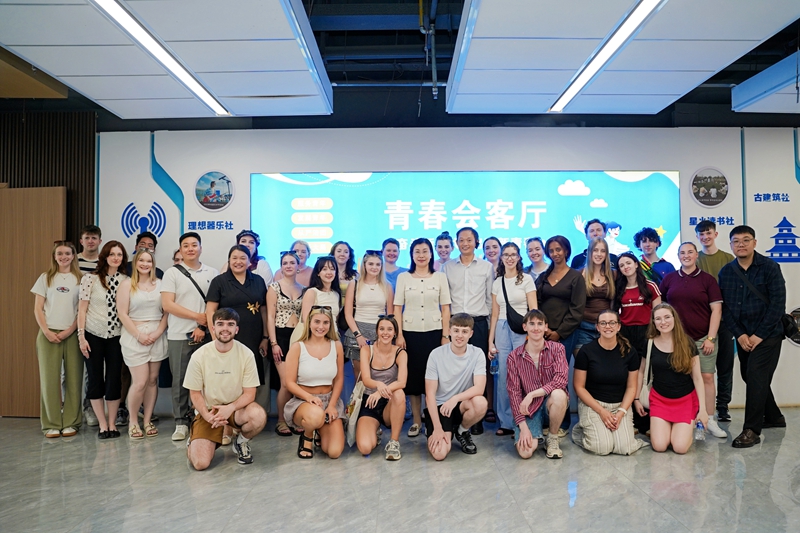 奥斯特大学参访团一行来我校交流.JPG