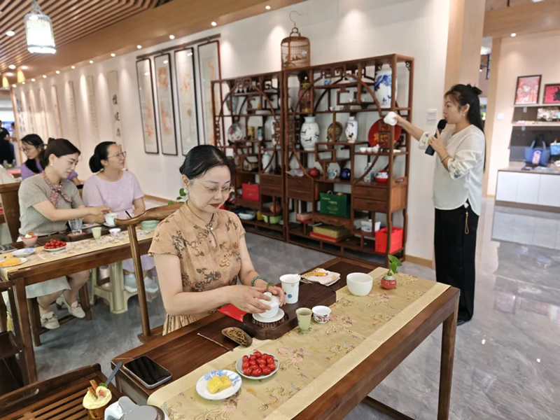 湖北工程职业学院 师韵端午 共祝安康 640 (1).webp.png