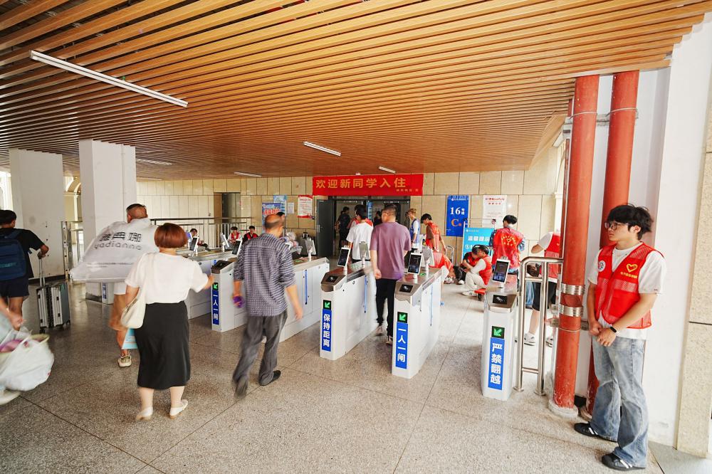 68c6c0a92d6b7.png 2025级迎新工作温情落幕2.png