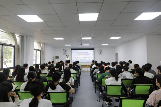 68e729dbbf06d.png 2思政课.png