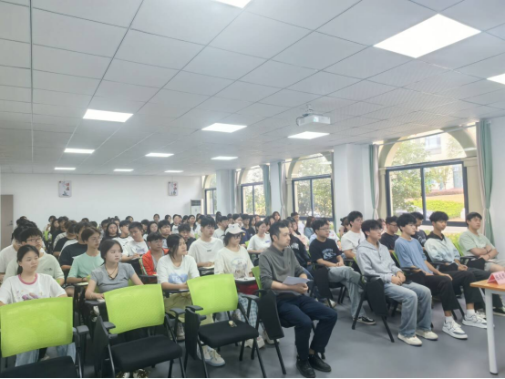 68e729e7da71e.png 3思政课.png