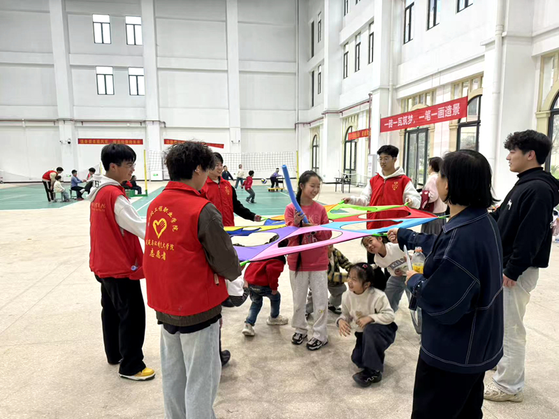 “大手拉小手 匠心筑童心”志愿活动1.png