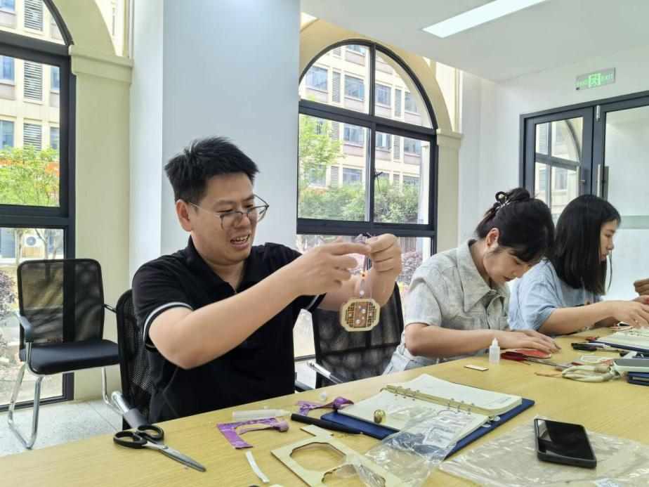 6a14ec8127f57.png 图片4.png